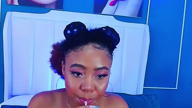 AngelaRoberts online show from 10-20-25, 04:36