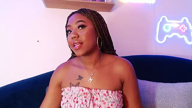 AngelaRoberts online show from 10-06-25, 08:53