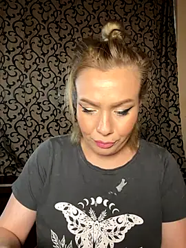 emmasweett11 online show from 12-19-25, 12:40