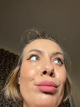 emmasweett11 online show from 10-19-25, 01:58