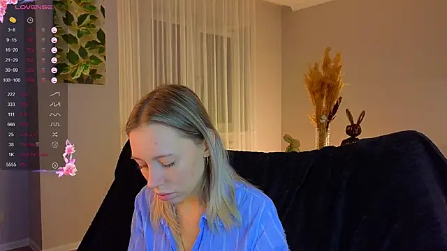 NyxaThorn online show from 11-22-25, 02:38