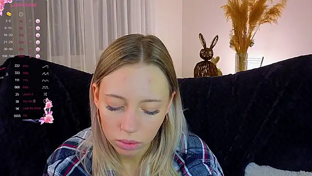 NyxaThorn online show from 11-08-25, 02:42