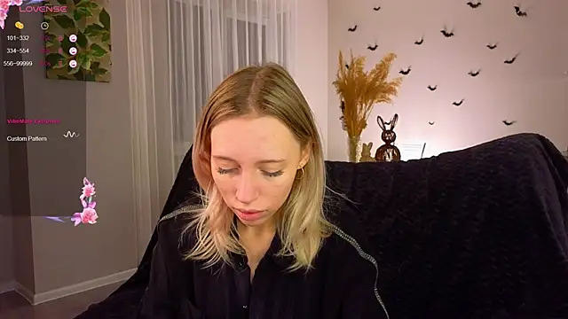 NyxaThorn online show from 11-06-25, 04:33