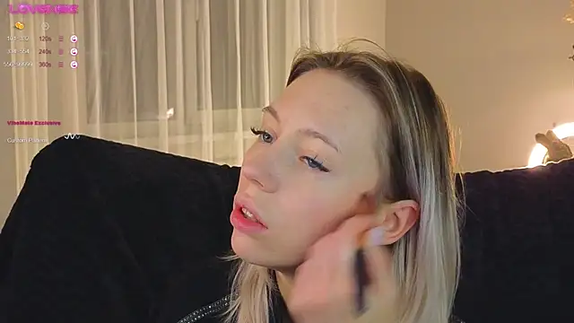 NyxaThorn online show from 10-27-25, 02:40