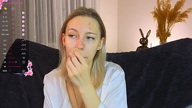 NyxaThorn online show from 11-10-25, 02:33