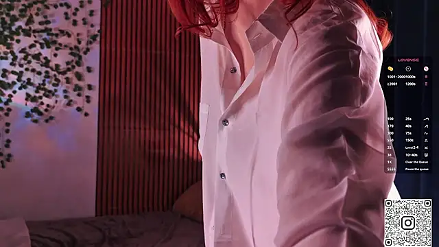 Snapshot of GildedKitten chatting on 02-17-26, 09:01 GildedKitten online show from 02-17-26, 09:01