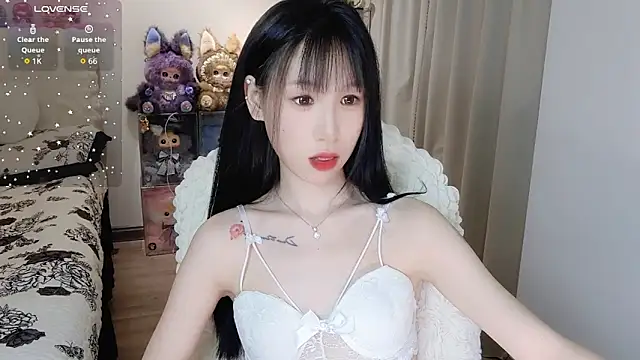 Snapshot of M-OTT_ chatting on 06-10-26, 03:02 M-OTT online show from 06-10-26, 03:02