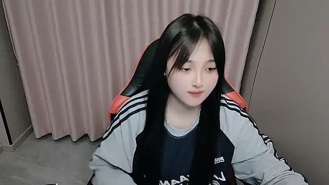 Snapshot of xxz98 chatting on 04-07-26, 01:24 xxz98 online show from 04-07-26, 01:24