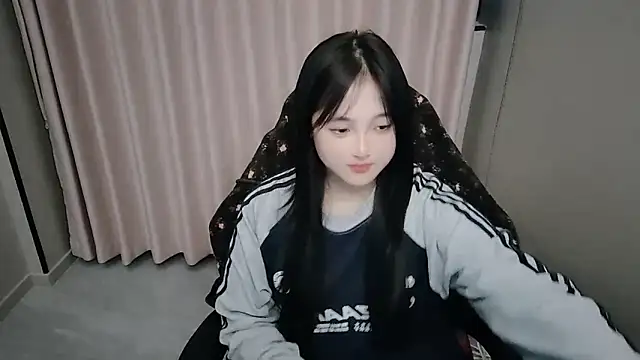 Snapshot of xxz98 chatting on 04-08-26, 02:07 xxz98 online show from 04-08-26, 02:07