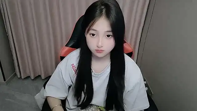 Snapshot of xxz98 chatting on 04-10-26, 11:17 xxz98 online show from 04-10-26, 11:17