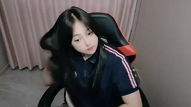 Snapshot of xxz98 chatting on 04-17-26, 10:18 xxz98 online show from 04-17-26, 10:18