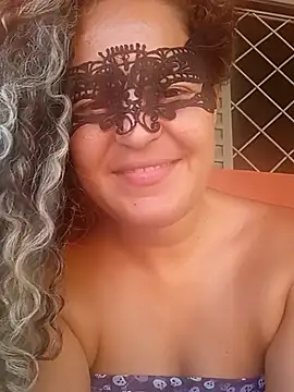 RaphinhaSanches online show from 11-21-25, 01:10