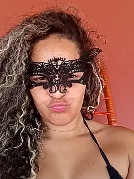 RaphinhaSanches online show from 10-10-25, 02:07