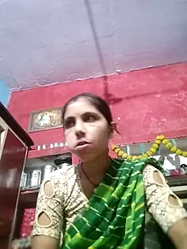 Snapshot of Laxmixx2 chatting on 09-18-25, 03:48 Laxmixx2 online show from 09-18-25, 03:48