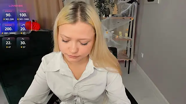 Millie Vanillies online show from 10-28-25, 10:20