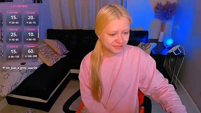 Millie Vanillies online show from 11-20-25, 04:51