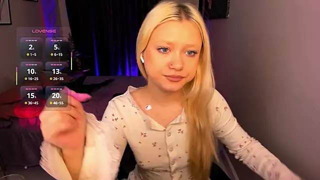 Millie Vanillies online show from 12-17-25, 02:00