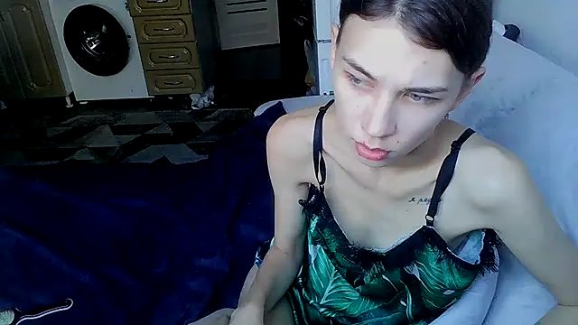 Crazy Empresis online show from 09-25-25, 05:46