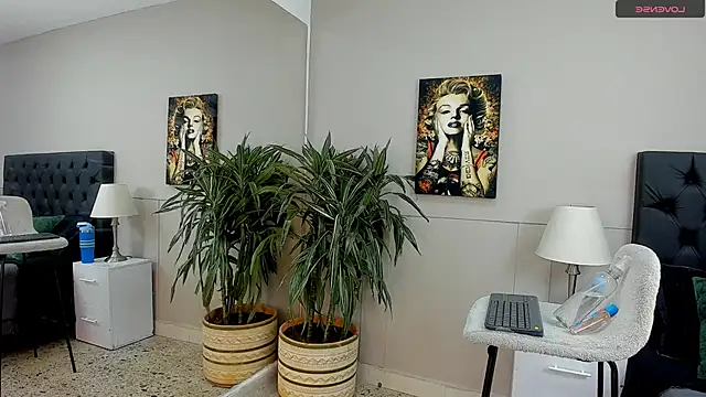 Snapshot of emilio_brandon chatting on 10-19-25, 11:13 emilio brandon online show from 10-19-25, 11:13