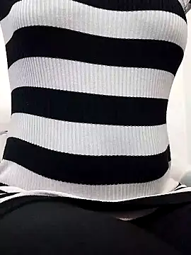 Snapshot of Laxmi_89 chatting on 02-04-26, 04:07 Laxmi 89 online show from 02-04-26, 04:07