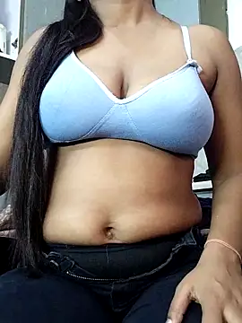 Snapshot of Laxmi_89 chatting on 05-02-26, 04:28 Laxmi 89 online show from 05-02-26, 04:28