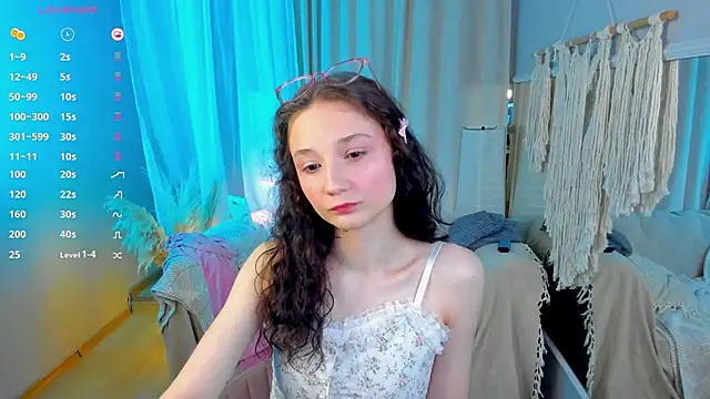 MilliMouse online show from 10-11-25, 06:09