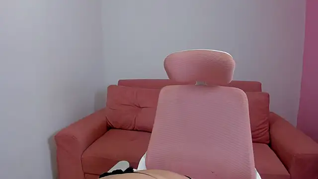 Emiss Jones online show from 04-18-26, 02:25