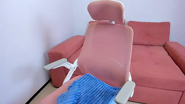 Emiss Jones online show from 03-24-26, 12:43