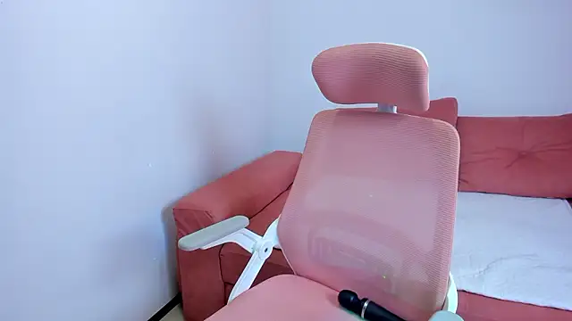 Emiss Jones online show from 03-12-26, 02:06