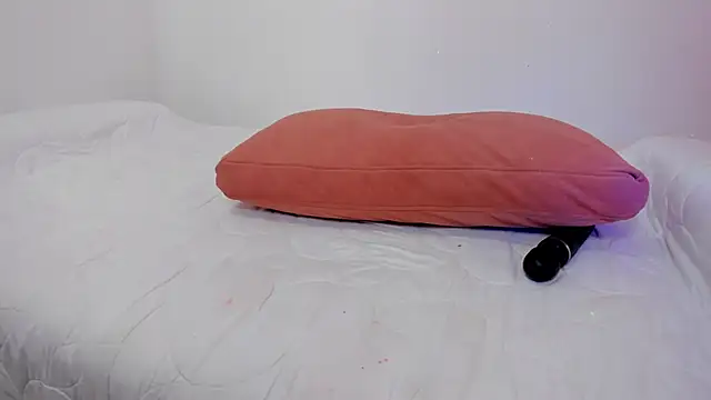 Emiss Jones online show from 04-11-26, 07:45