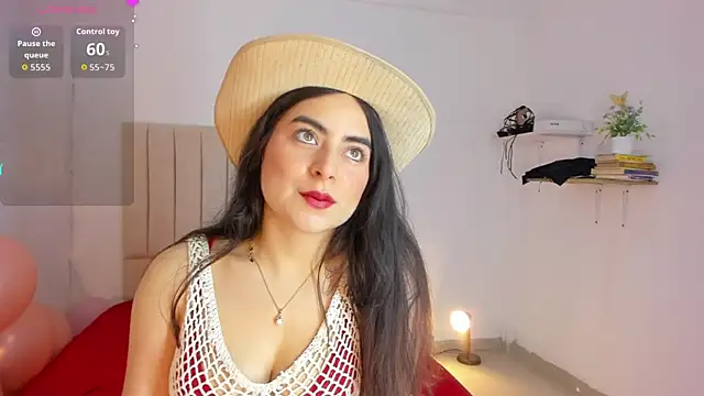 Snapshot of sashaa_petit chatting on 10-17-25, 11:56 sashaa petit online show from 10-17-25, 11:56