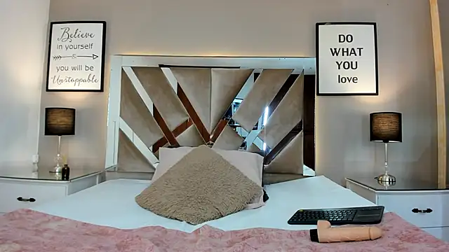 cellestehot online show from 10-27-25, 11:55