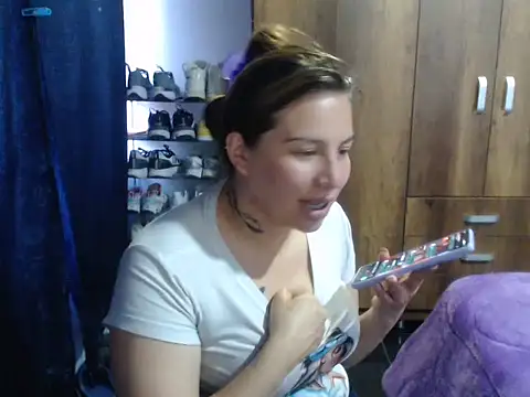 Snapshot of cloequeen15 chatting on 12-01-25, 10:32 cloequeen15 online show from 12-01-25, 10:32