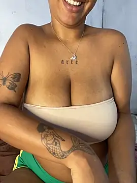 Snapshot of afrodeusa chatting on 09-09-25, 02:37 afrodeusa online show from 09-09-25, 02:37