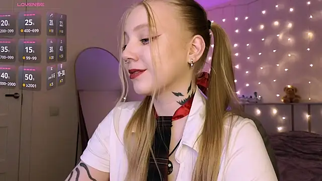 RebeccaAster online show from 04-16-26, 06:30