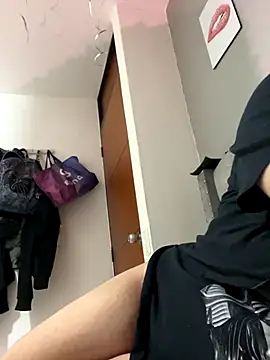 Aliciawhitee online show from 10-10-25, 12:00