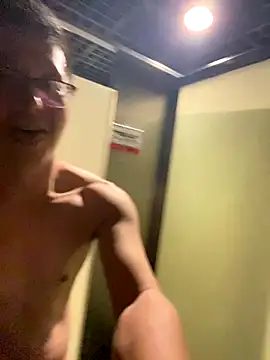 Snapshot of maxime0928 chatting on 10-26-25, 12:38 maxime0928 online show from 10-26-25, 12:38