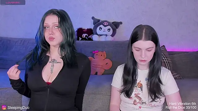 Snapshot of Threesomebabes chatting on 07-08-26, 03:13 Threesomebabes online show from 07-08-26, 03:13