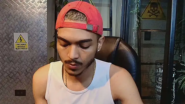 Snapshot of MarcusRain_ chatting on 02-25-26, 03:40 MarcusRain online show from 02-25-26, 03:40