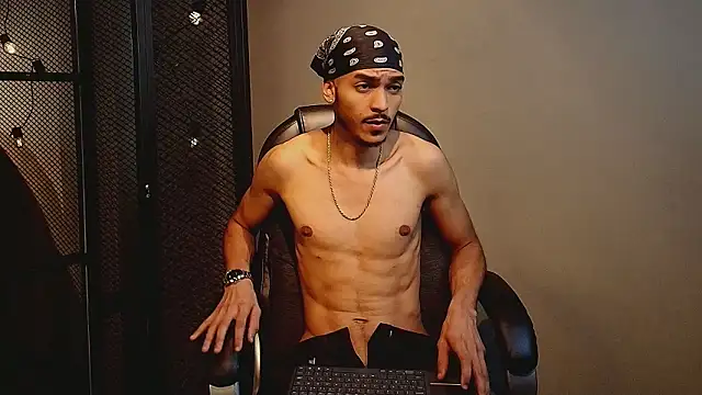 Snapshot of MarcusRain_ chatting on 02-08-26, 04:43 MarcusRain online show from 02-08-26, 04:43