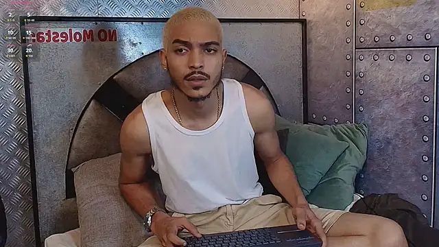 Snapshot of MarcusRain_ chatting on 02-01-26, 06:00 MarcusRain online show from 02-01-26, 06:00