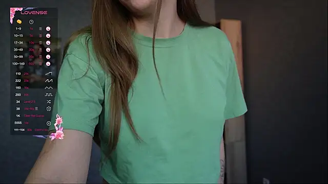 Snapshot of Violetwin chatting on 06-18-26, 03:17 Violetwin online show from 06-18-26, 03:17