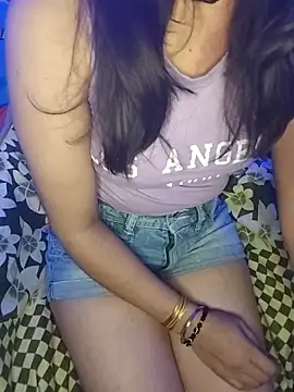 Laila Pahadi online show from 11-17-25, 05:50