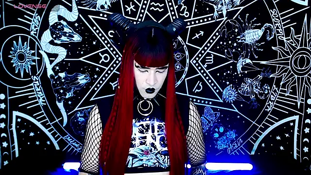 Snapshot of naomi_satan chatting on 10-11-25, 12:33 naomi satan online show from 10-11-25, 12:33