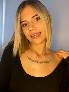 Snapshot of AishaKali chatting on 10-03-25, 07:32 AishaKali online show from 10-03-25, 07:32