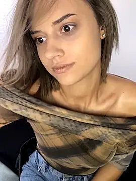 Snapshot of AishaKali chatting on 09-19-25, 09:02 AishaKali online show from 09-19-25, 09:02