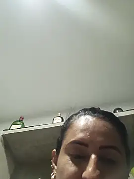 Snapshot of Titiss8921 chatting on 10-18-25, 11:40 Titiss8921 online show from 10-18-25, 11:40