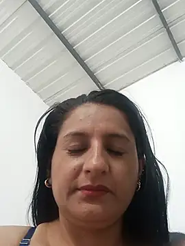Snapshot of Titiss8921 chatting on 09-09-25, 01:31 Titiss8921 online show from 09-09-25, 01:31