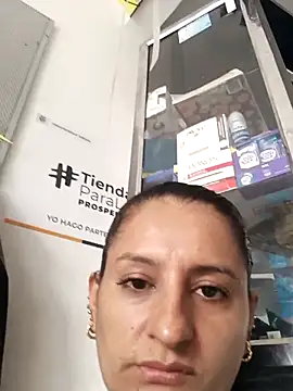 Snapshot of Titiss8921 chatting on 09-18-25, 01:14 Titiss8921 online show from 09-18-25, 01:14