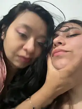 Snapshot of Lincy_and_hanna chatting on 10-21-25, 03:39 Lincy and hanna online show from 10-21-25, 03:39